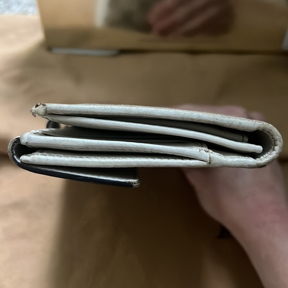 Gucci Wallet - Picture 5 of 16